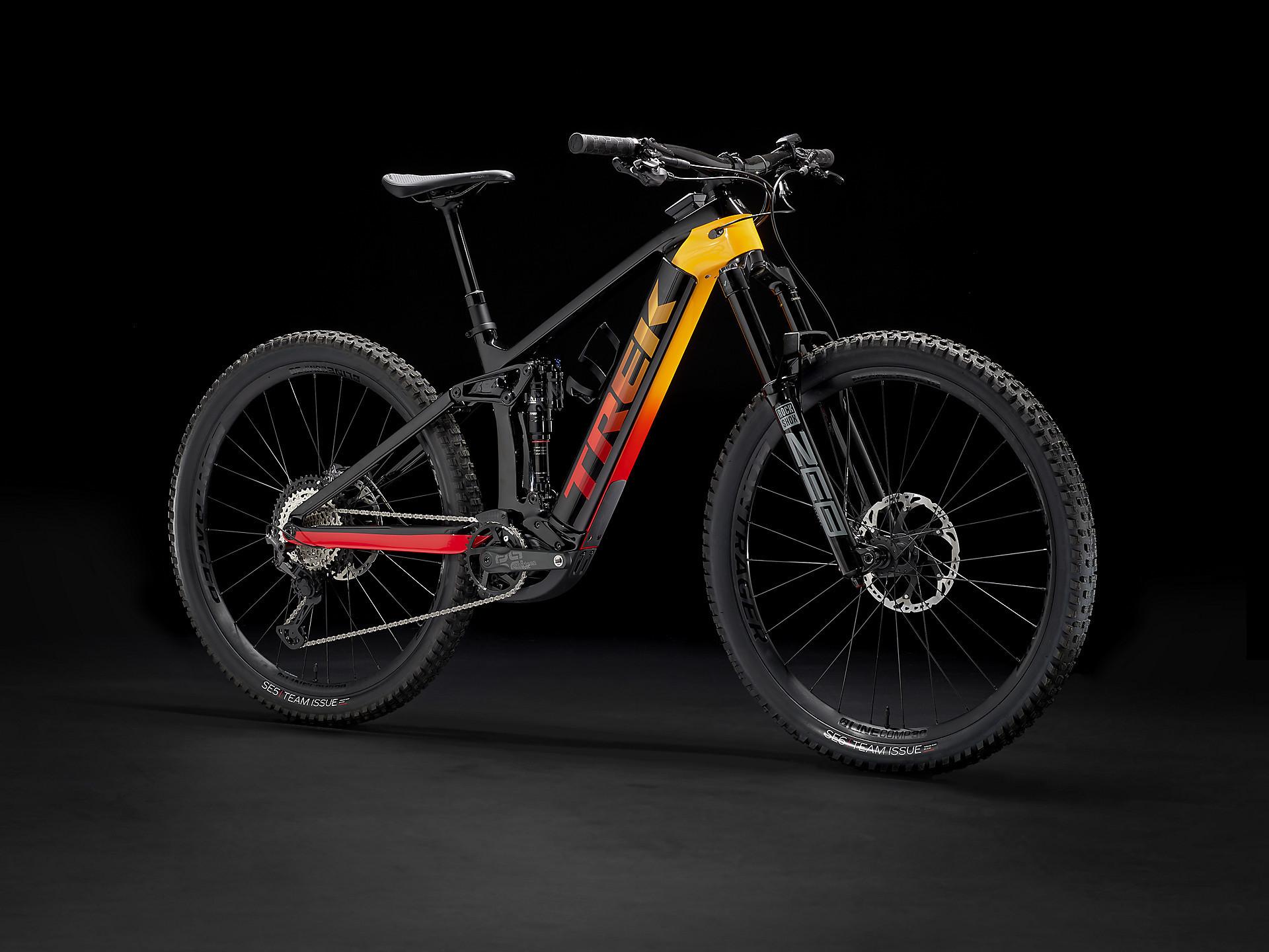 2022 Trek Rail XT 9.8 Black, Orange, and Red