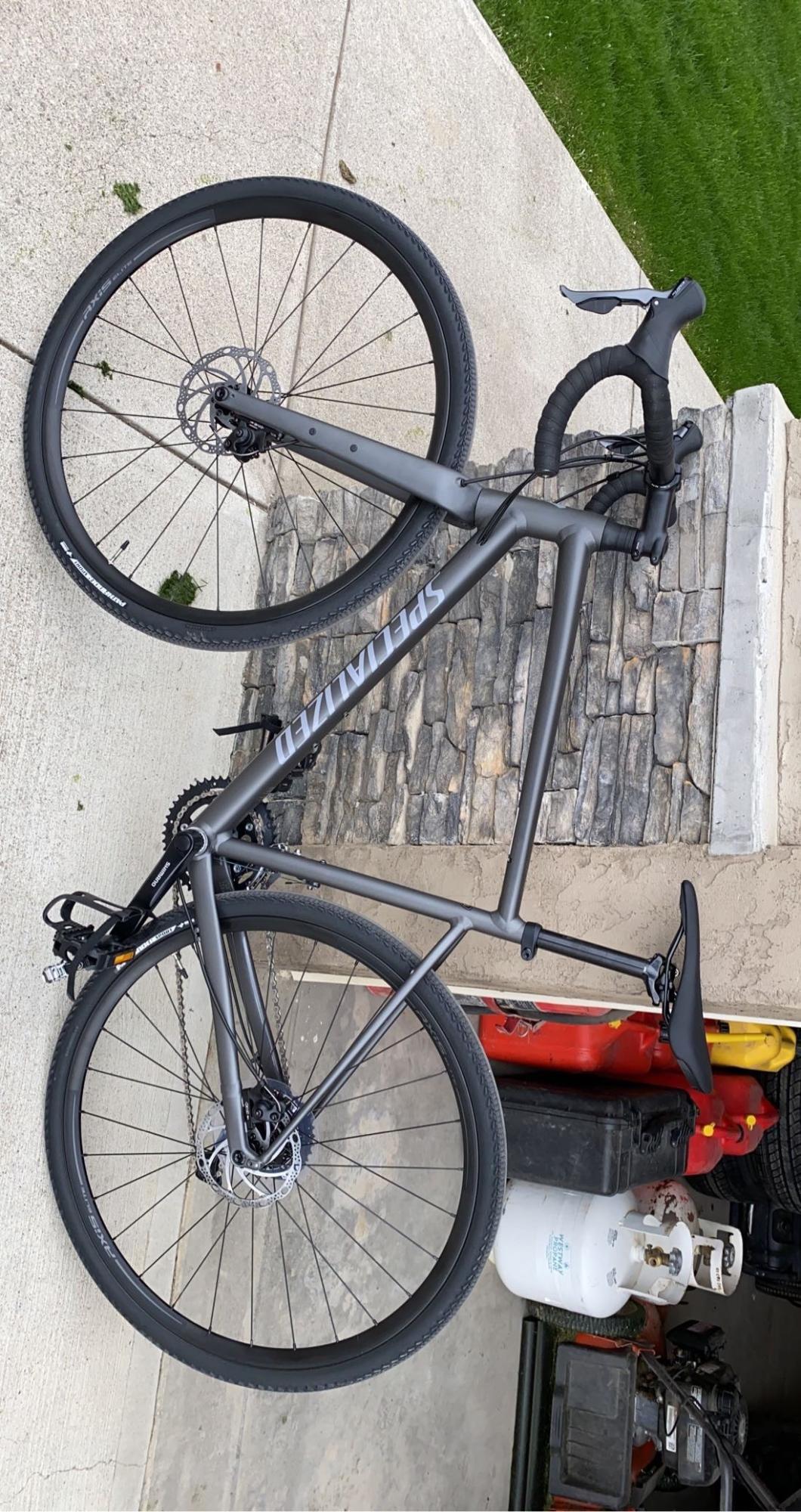 2019 Specialized Diverge 5e Silver, gray or bare metal