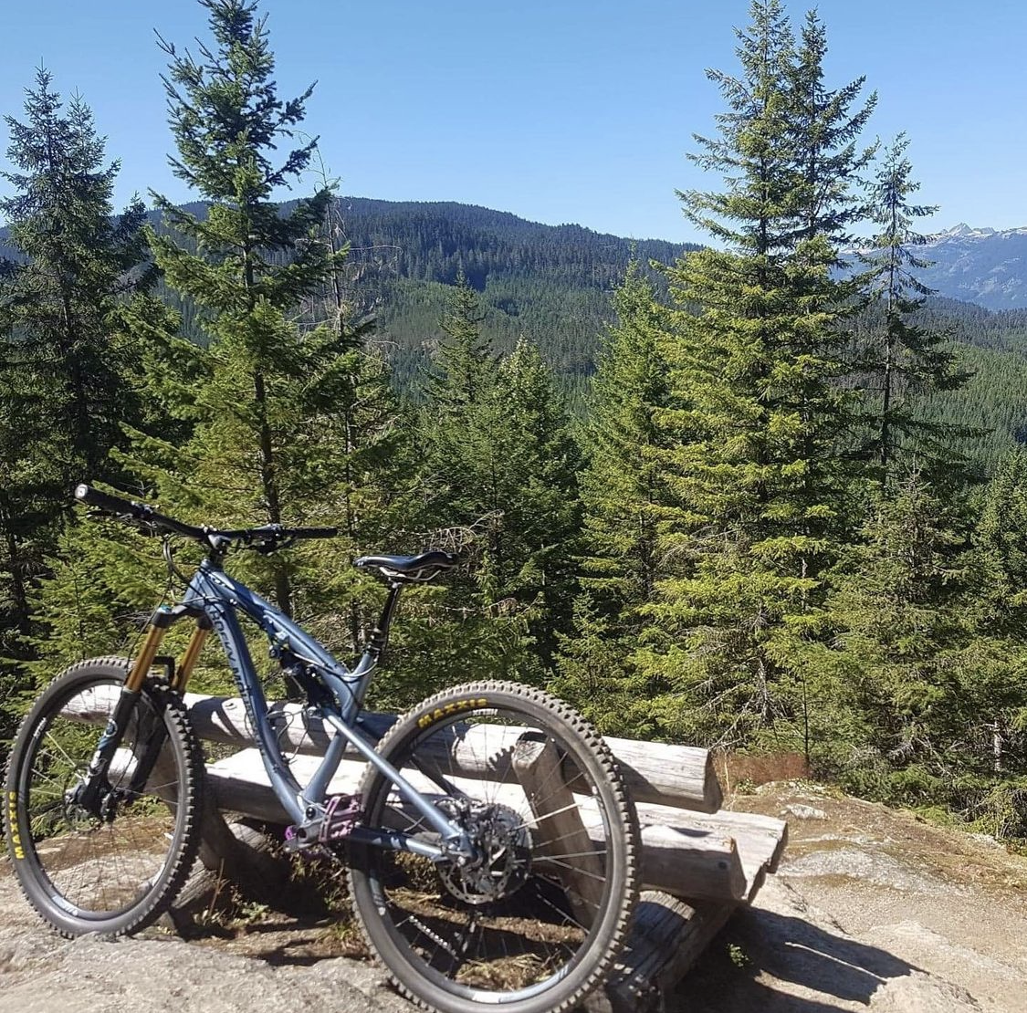 2016 Rocky Mountain Bicycles Altitude 750 Blue