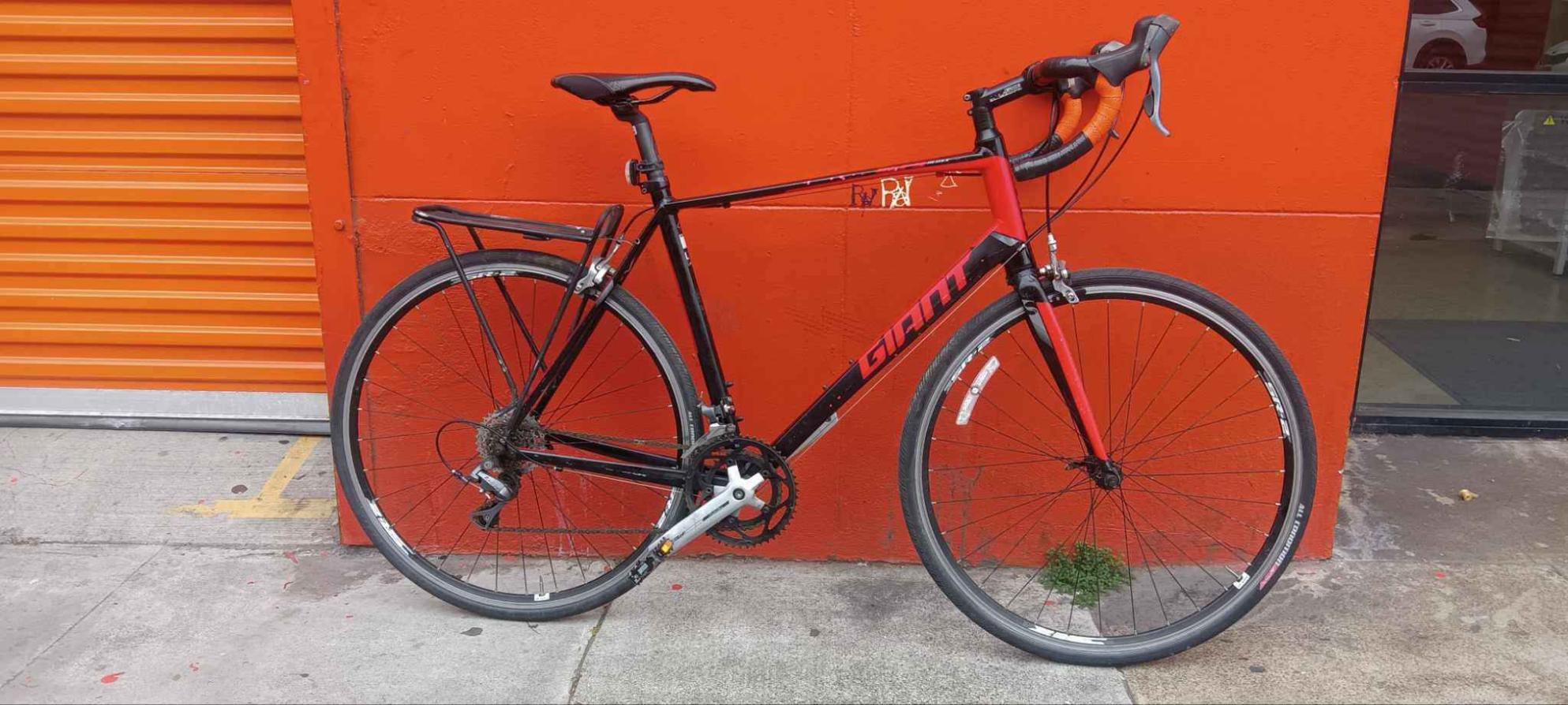 Giant Defy 5 Black and Red