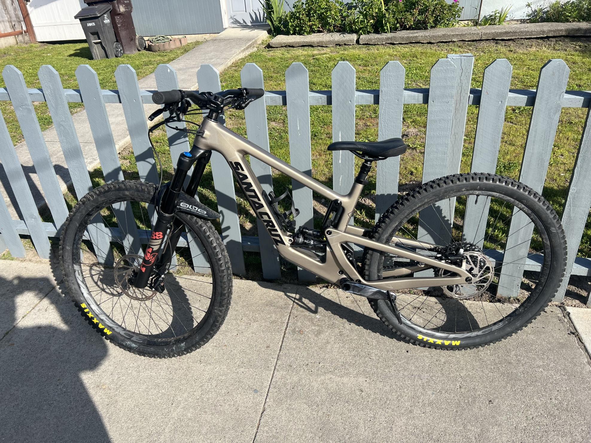 2023 Santa Cruz Mega tower Yellow or Gold