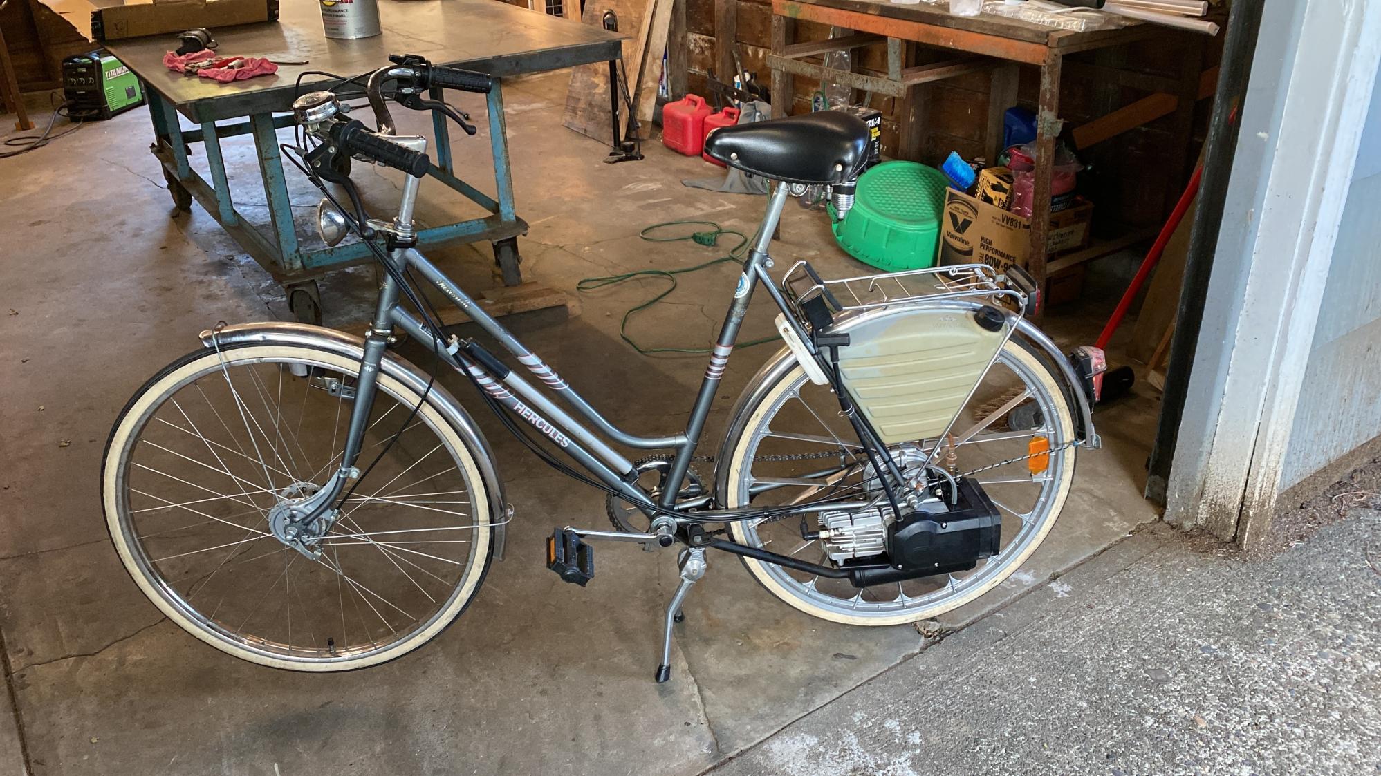 1989 Saxonette Hercules Silver, gray or bare metal