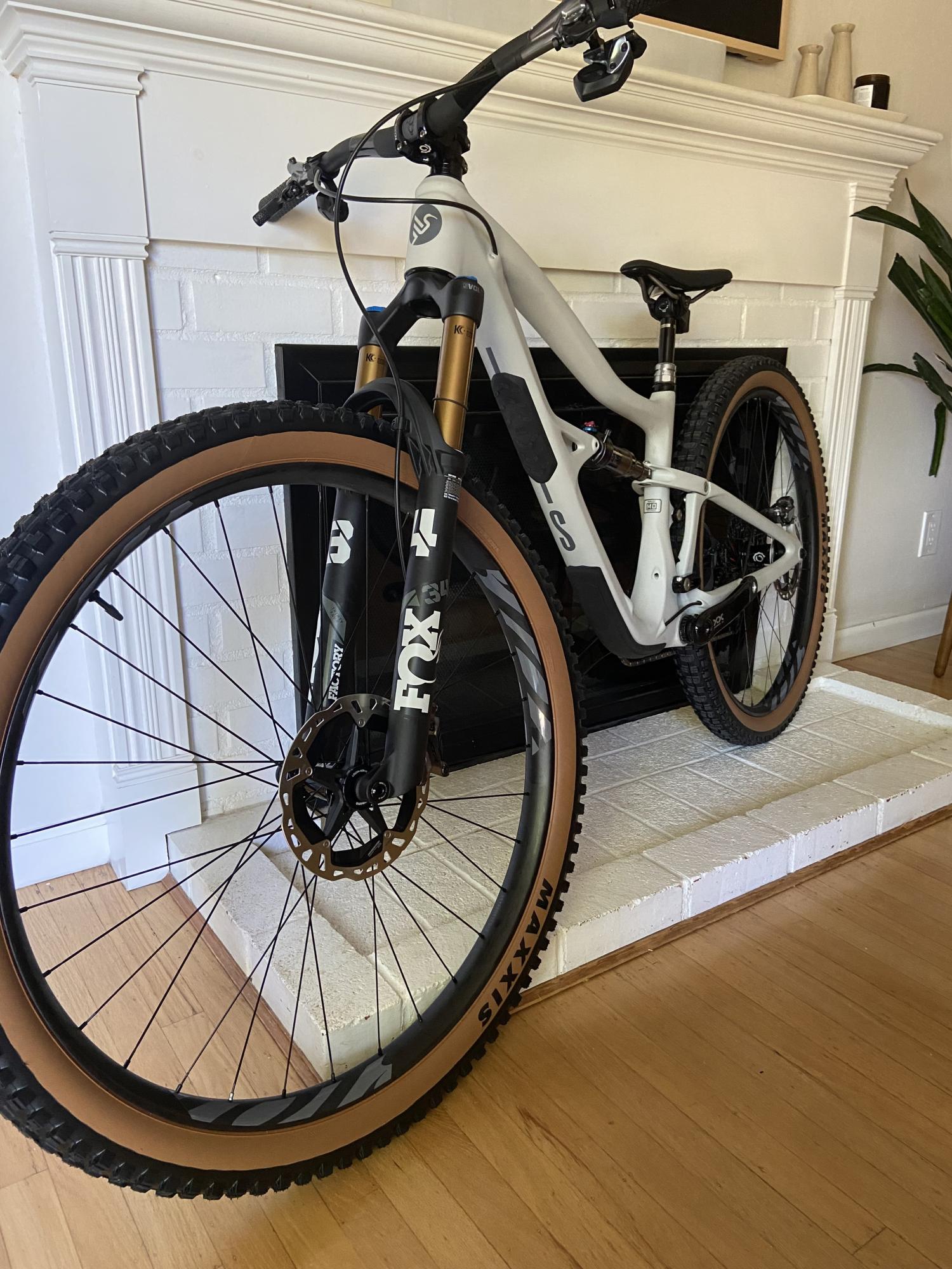 2024 Ibis Ripley White