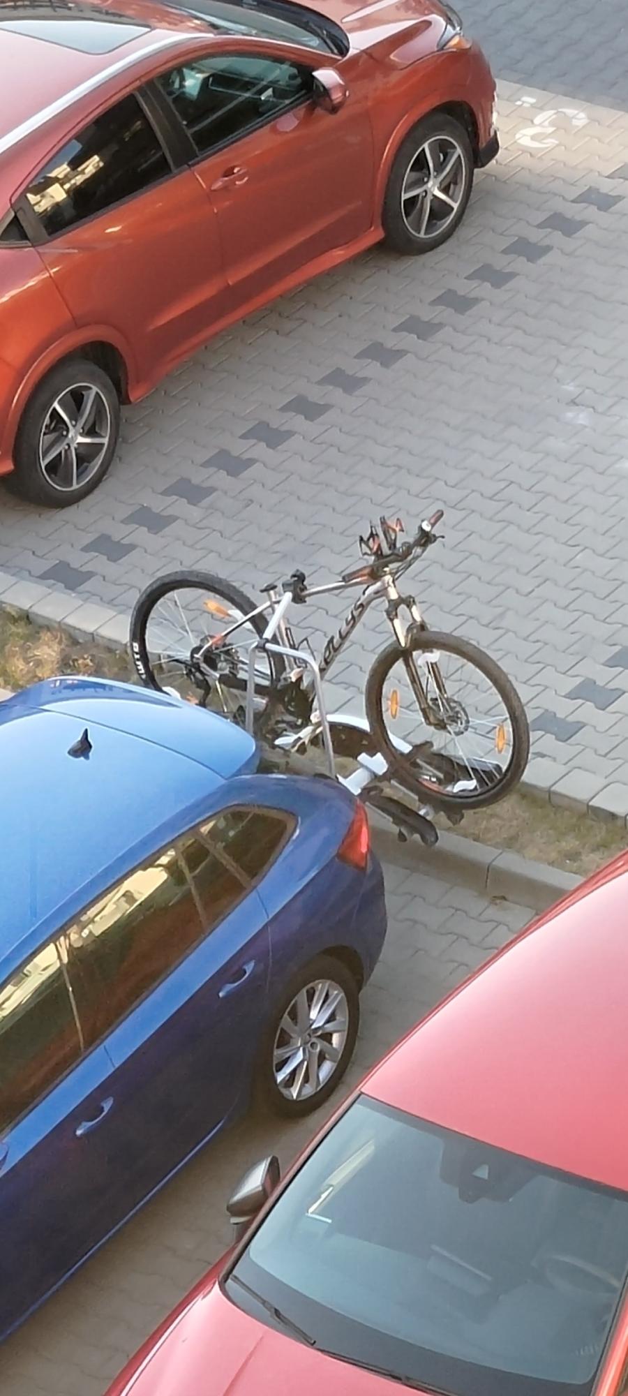 2024 Kellys Bicycles Spider 70 White, Black, and Orange
