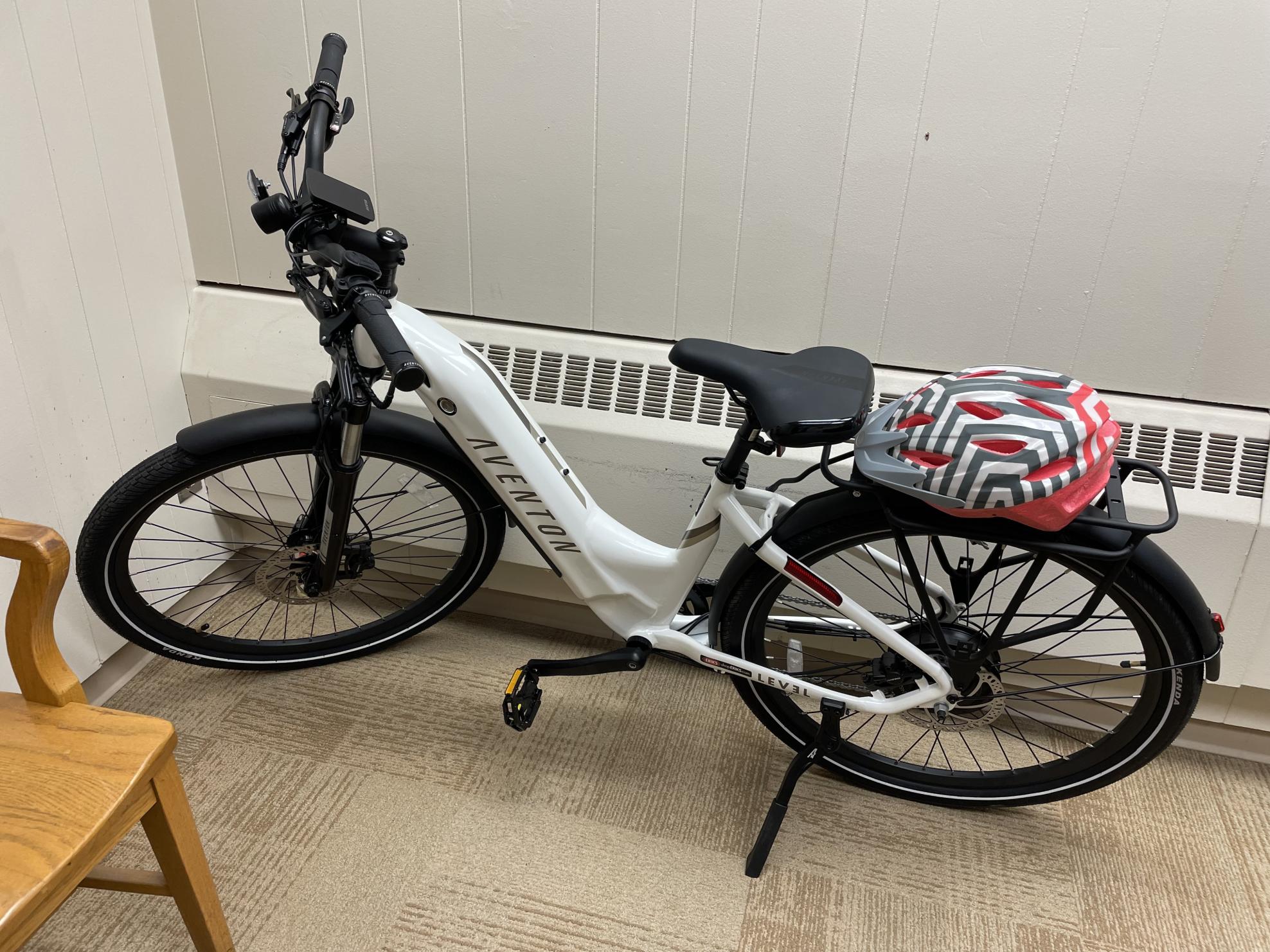 2023 Aventón Step through White