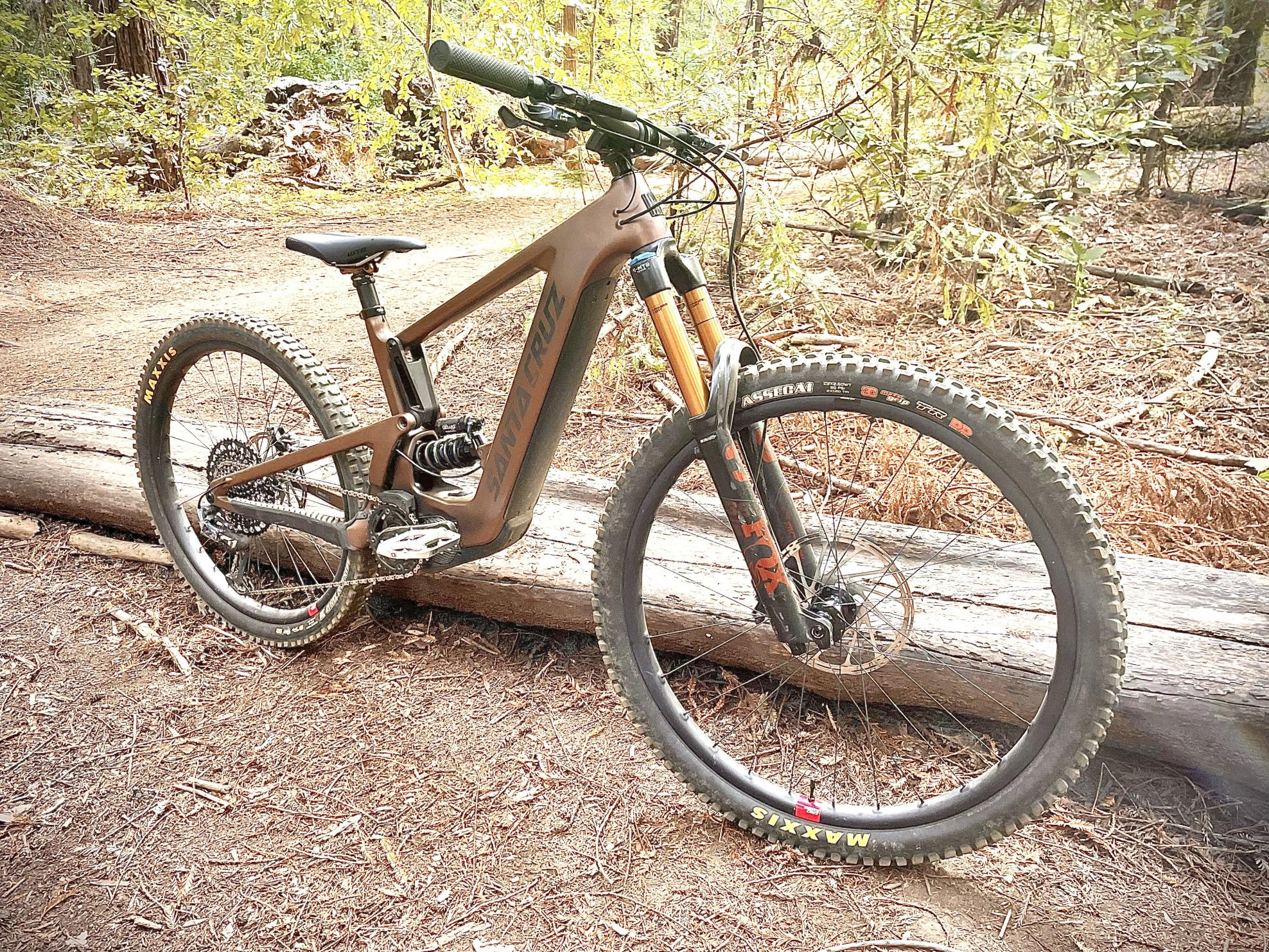 2021 Santa Cruz Bullit Brown