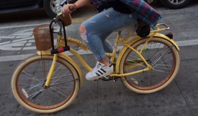2016 Huffy Women's Cruiser Yellow or Gold