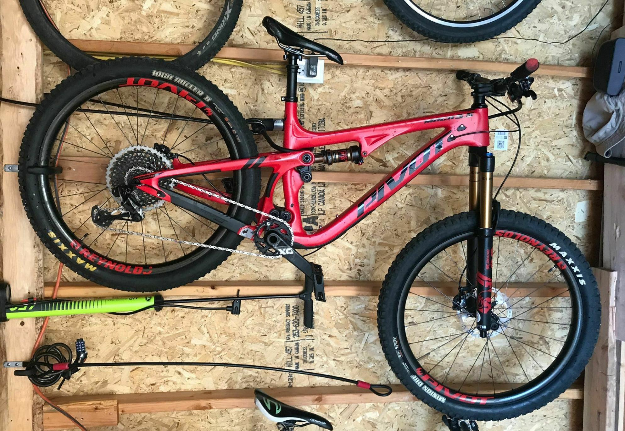 2020 Pivot Mach 5.5 Red