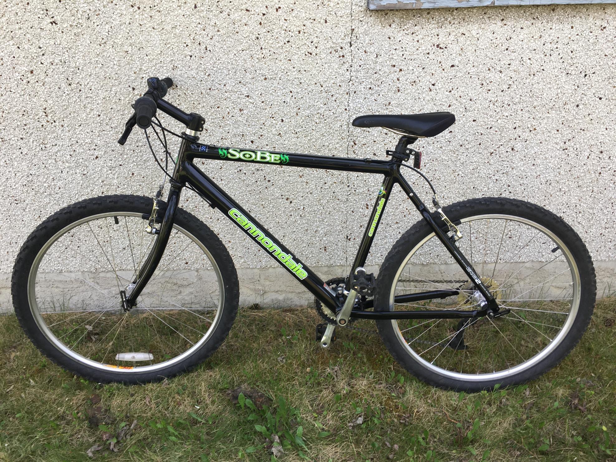 2001 Cannondale Adventure 2 Black