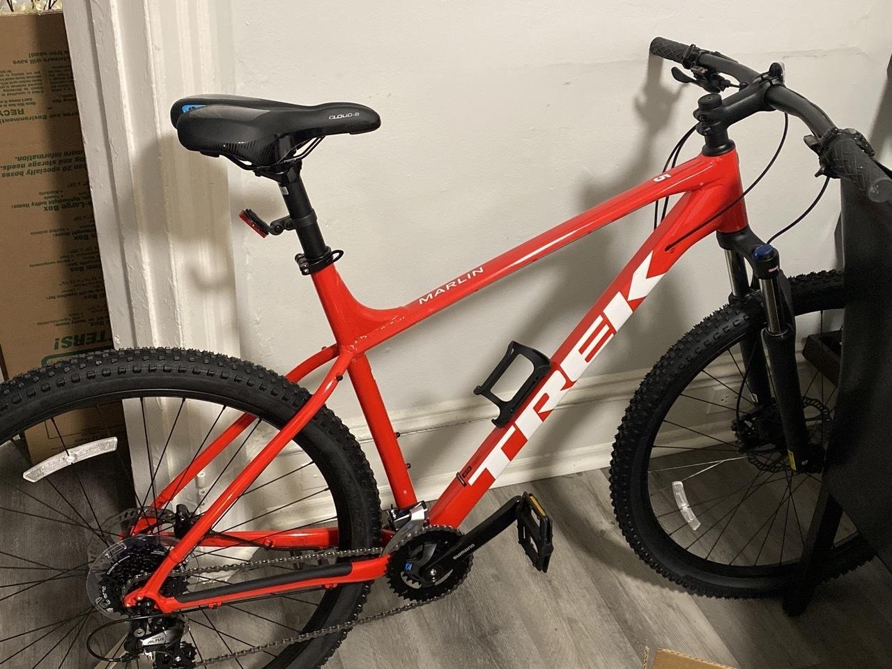 2022 Trek Marlin 5 Red