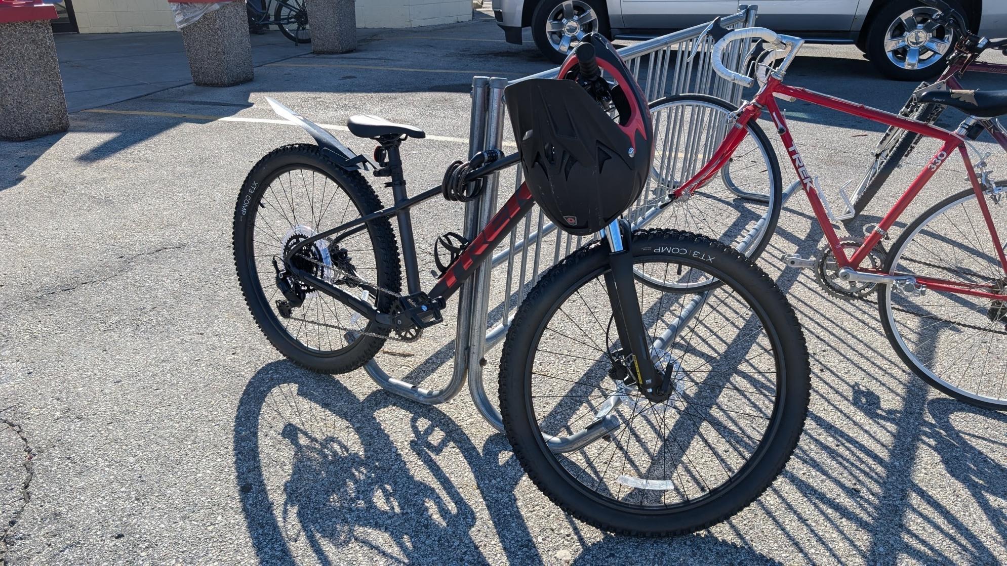 2024 Trek Marlin 5 Silver, gray or bare metal
