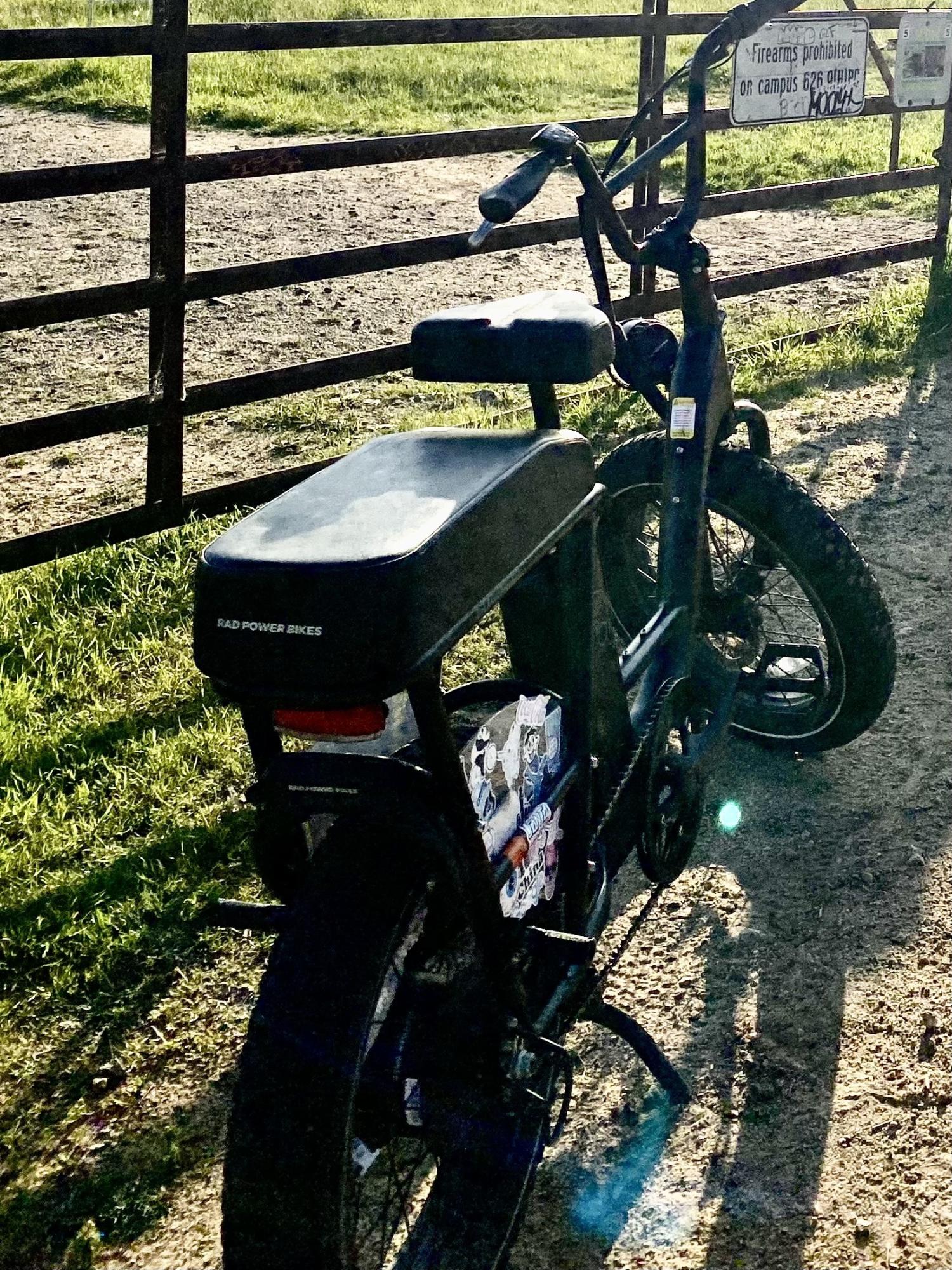 2024 Rad Power Bikes RadRunner™ 2 Electric Utility Bike Black