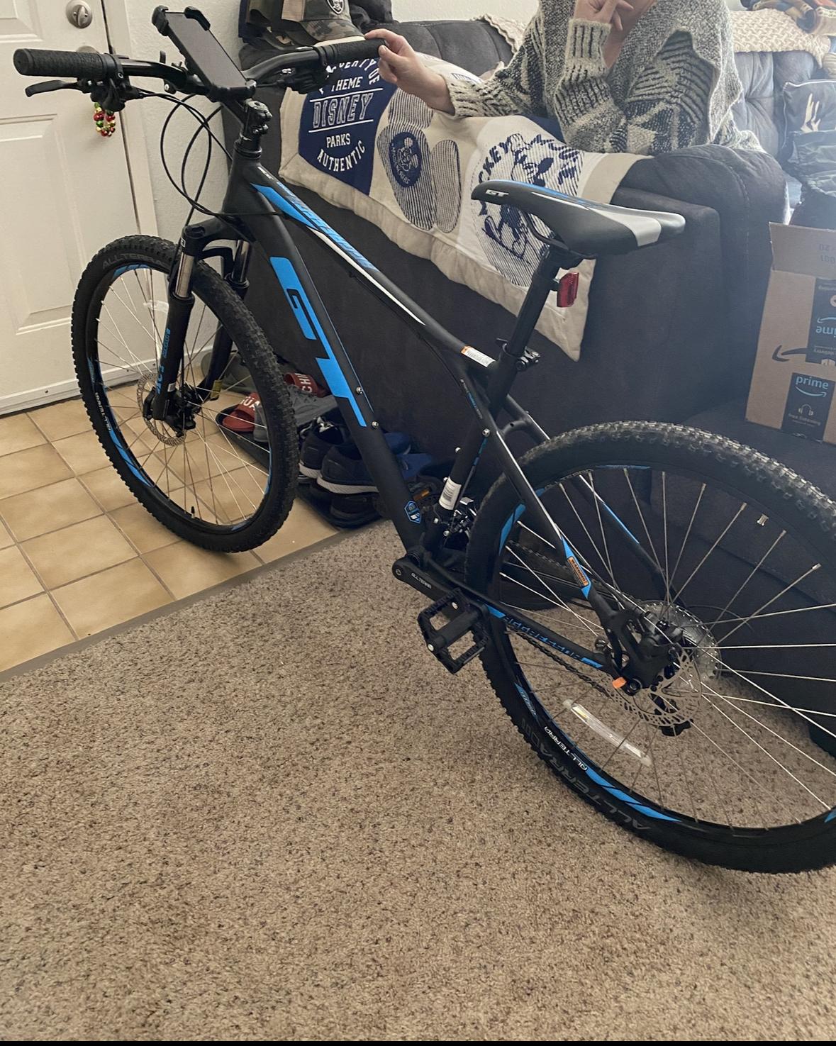 2020 GT Bicycles Aggressor Black and Blue