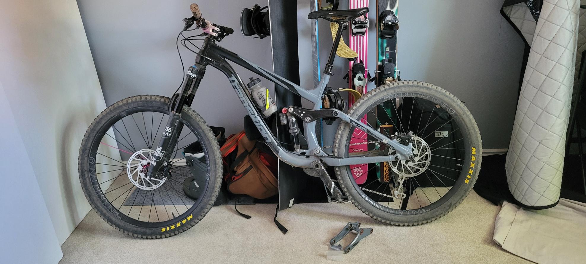 2018 Transition Bikes Patrol Blue