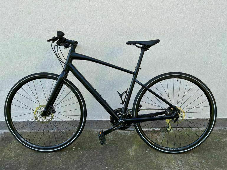 2024 Specialized Sirrus 2.0 Black