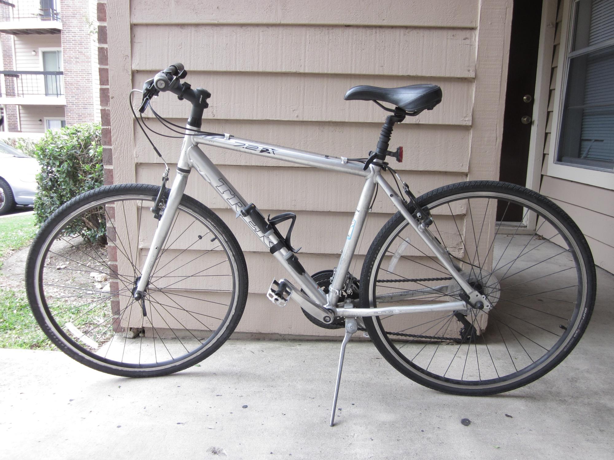 Trek 7.2 FX Silver or Gray