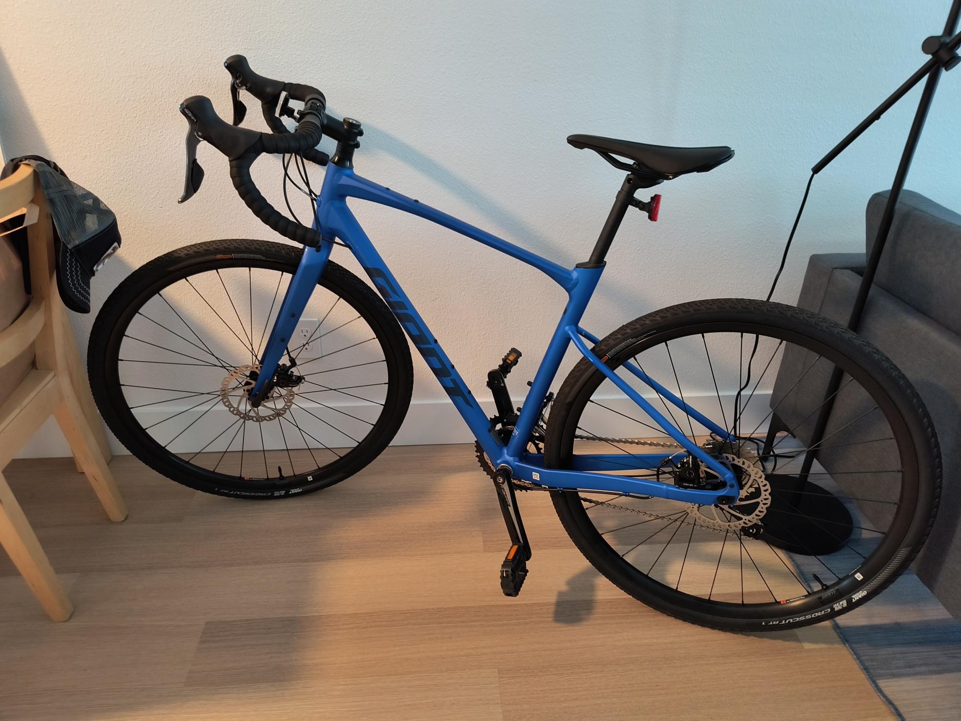 2022 Giant Revolt 2 Blue