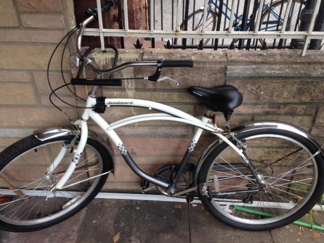 Schwinn Landmark cruiser  White