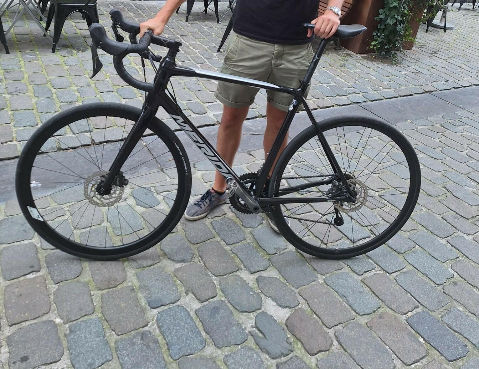 2021 Merida Bikes Scultura 300 Black and Silver, gray or bare metal