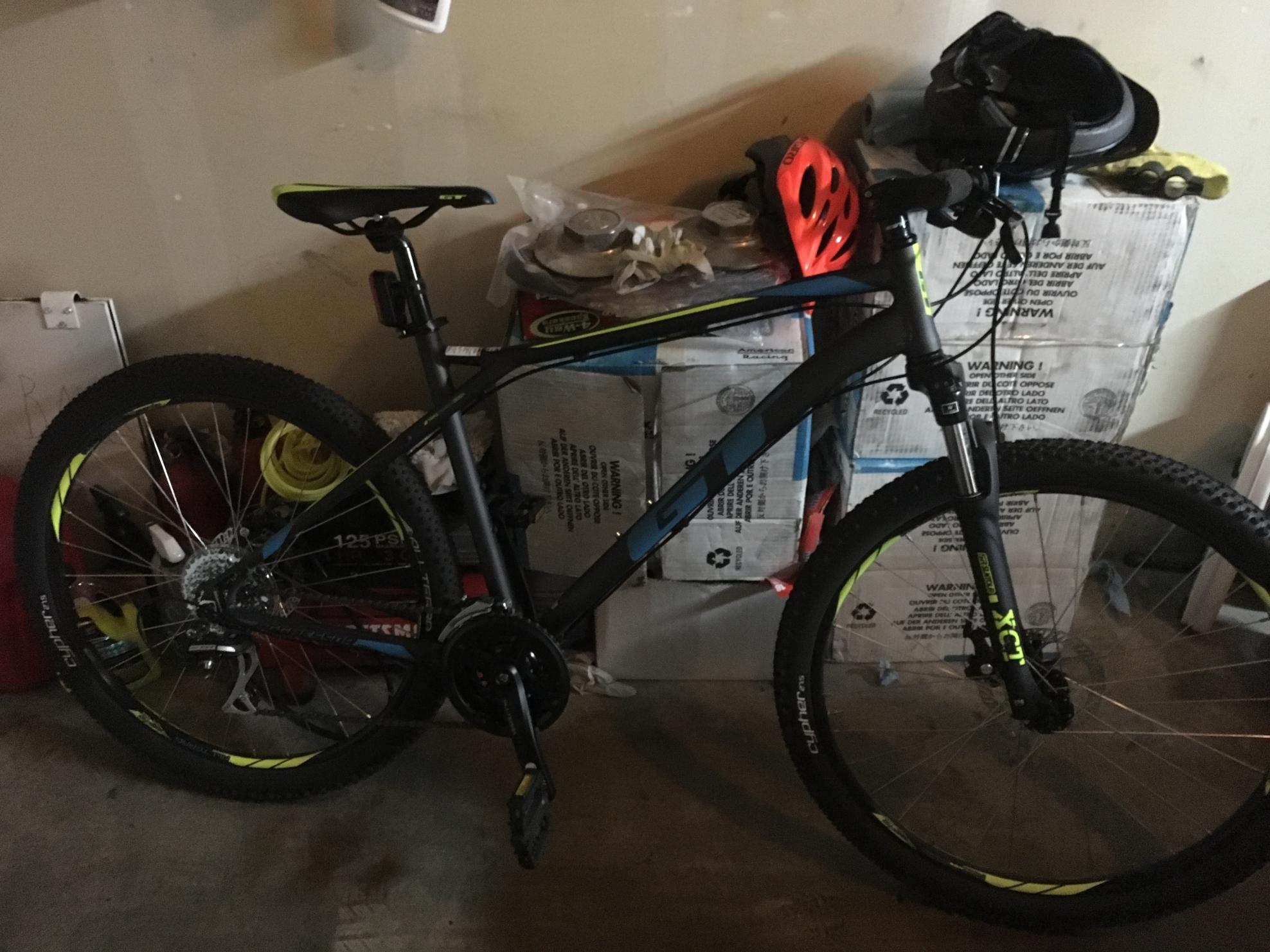 2015 GT Bicycles Mountain Black