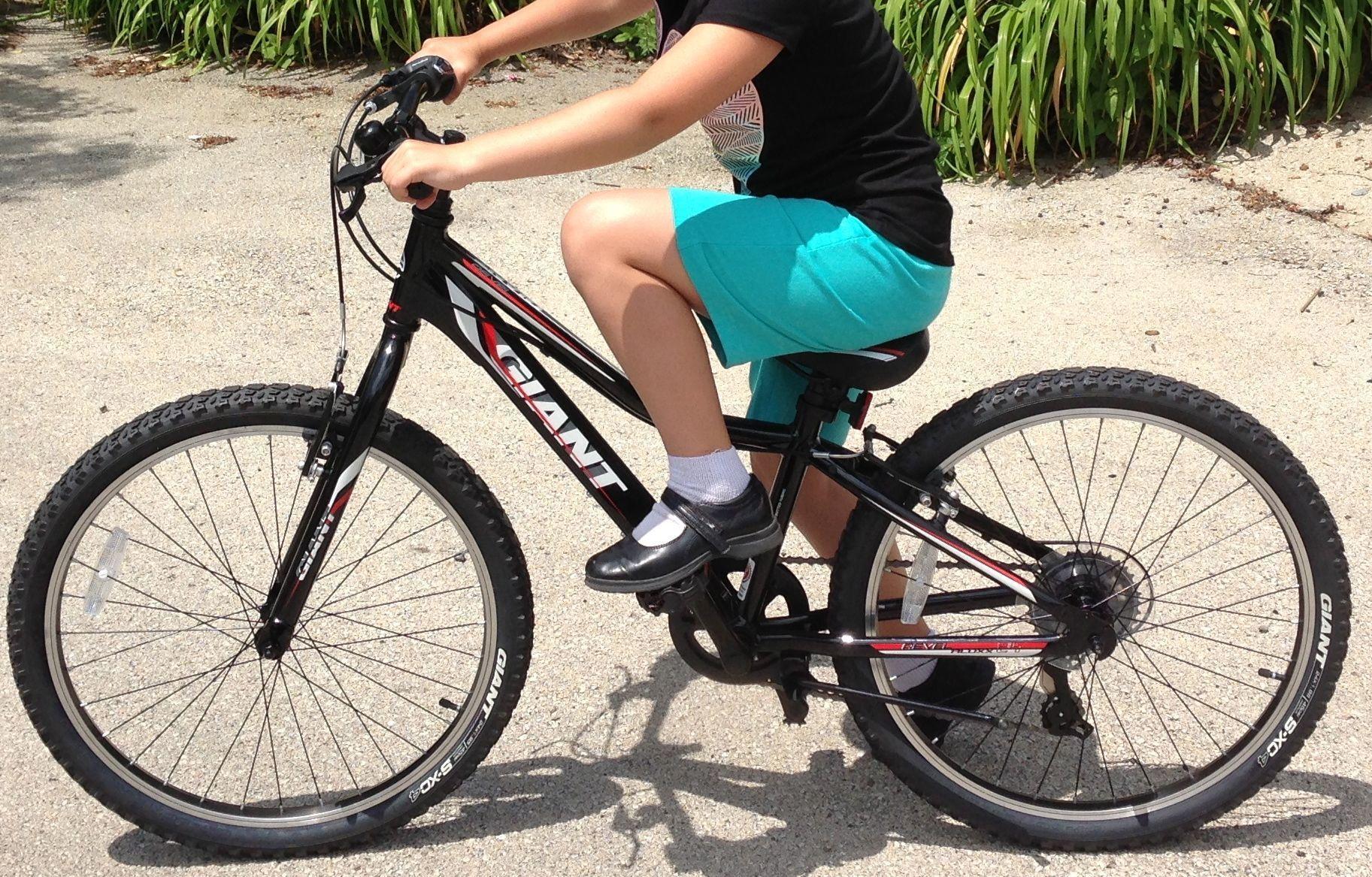 2013 Giant Revel Jr 24  Black