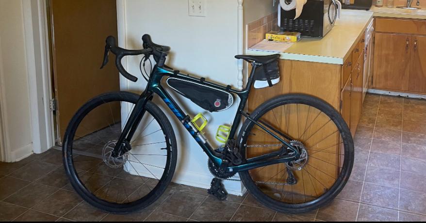 2023 Giant Advanced Revolt 1 Blue