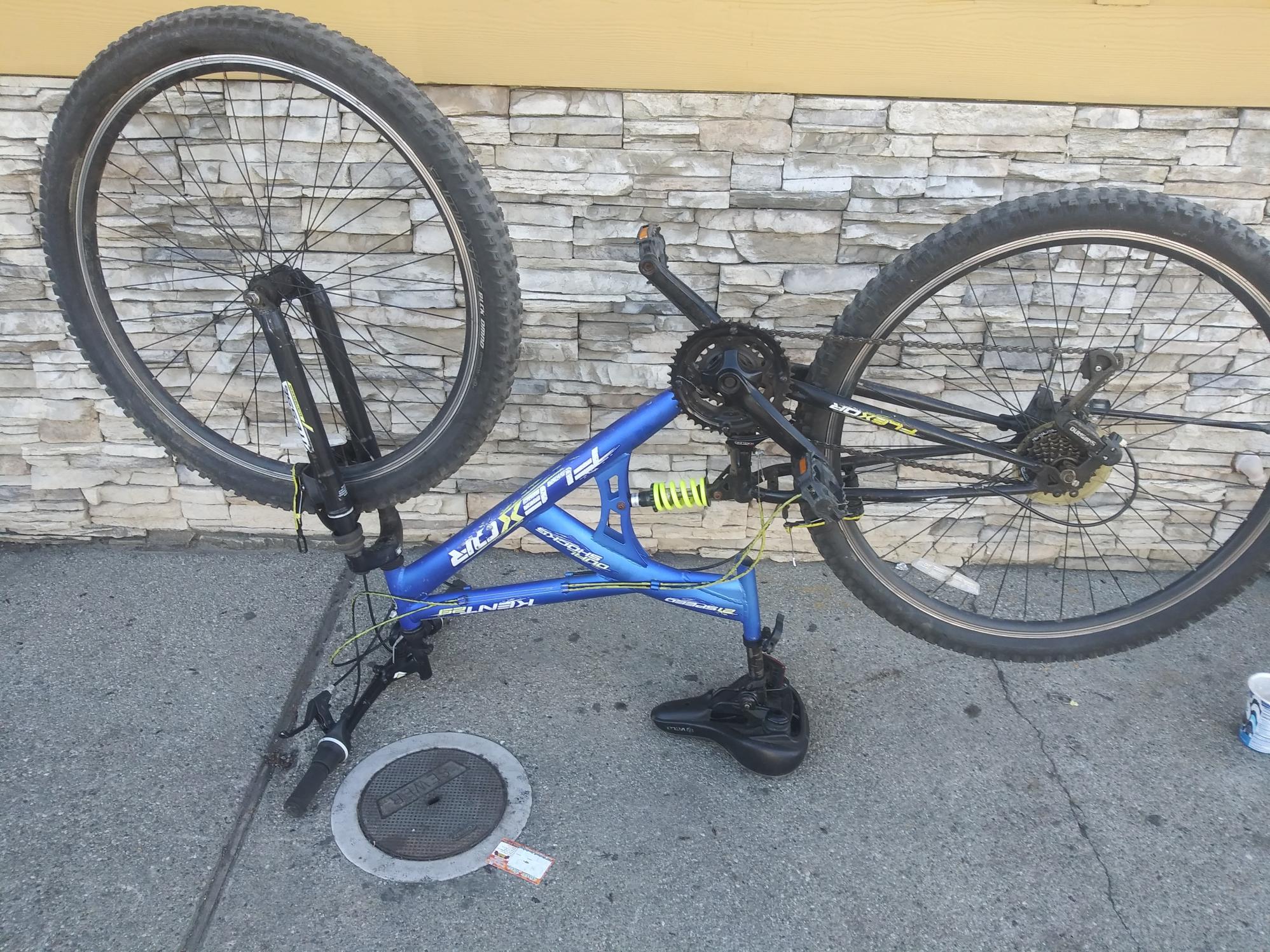 Kent Mountain bike Blue and Yellow or Gold