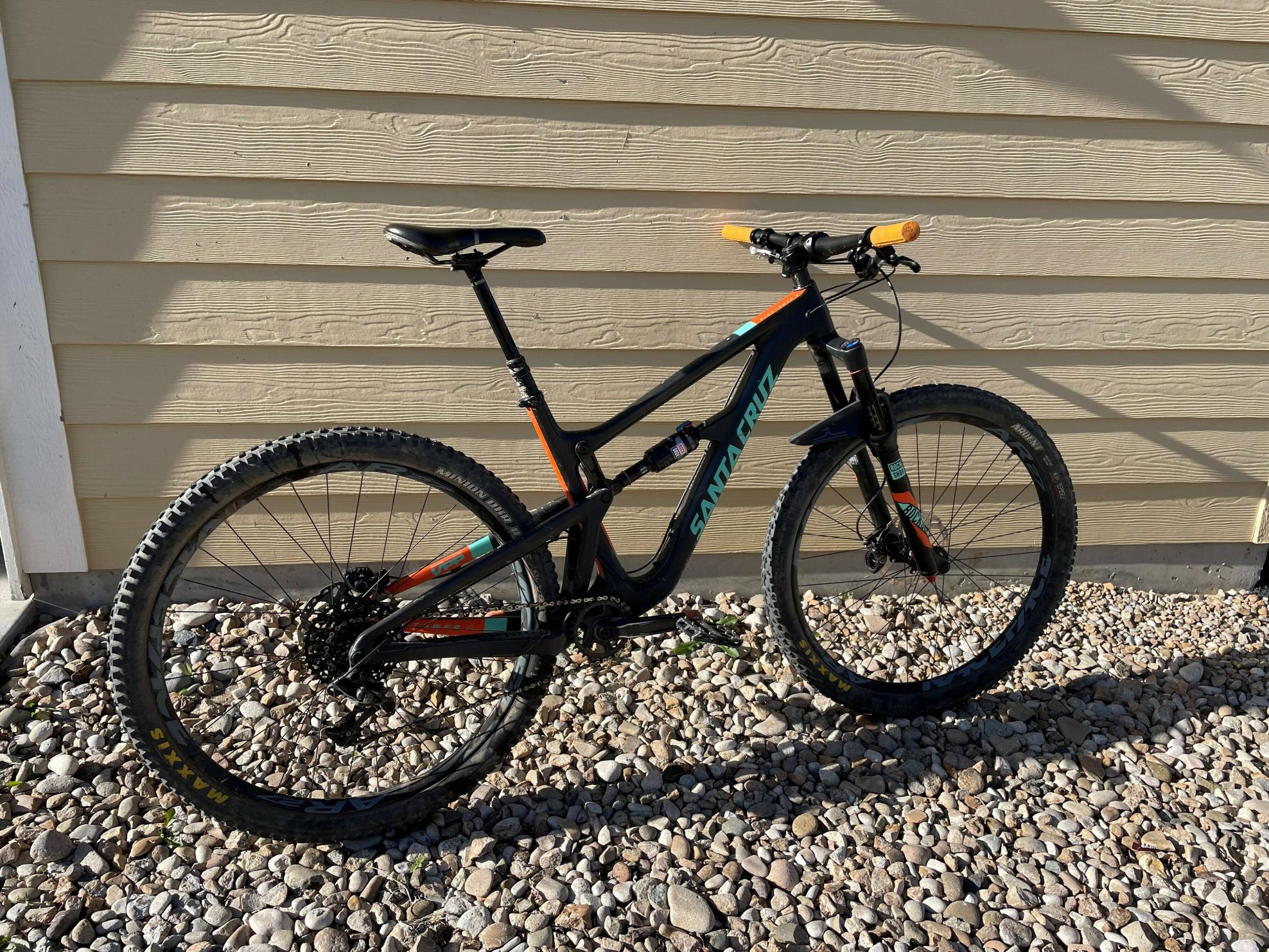 2016 Santa Cruz Hightower Black