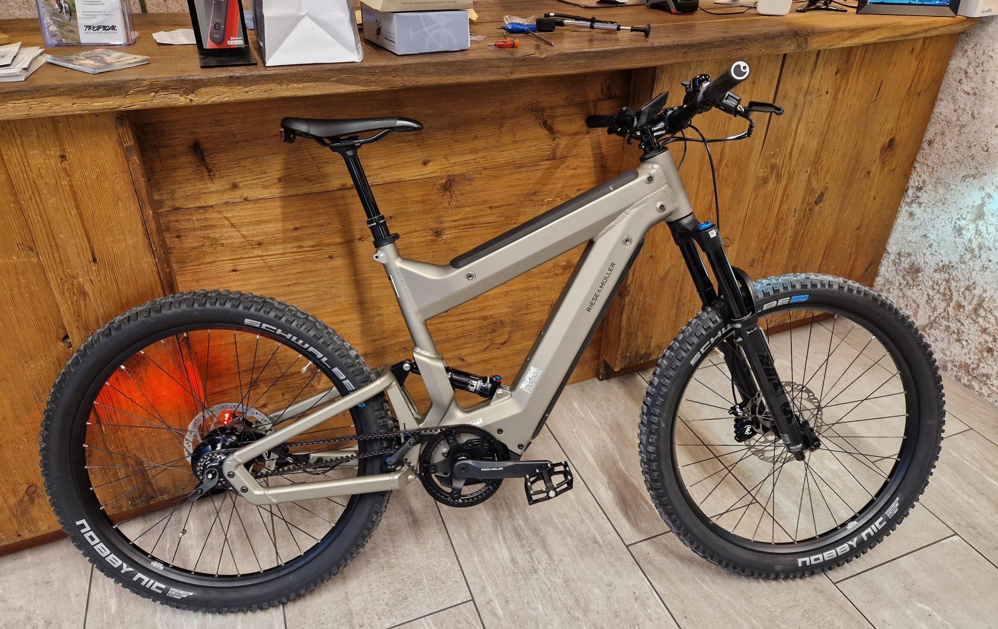 2022 Riese und Müller WRJ2DE4M4ND104883 Silver, gray or bare metal