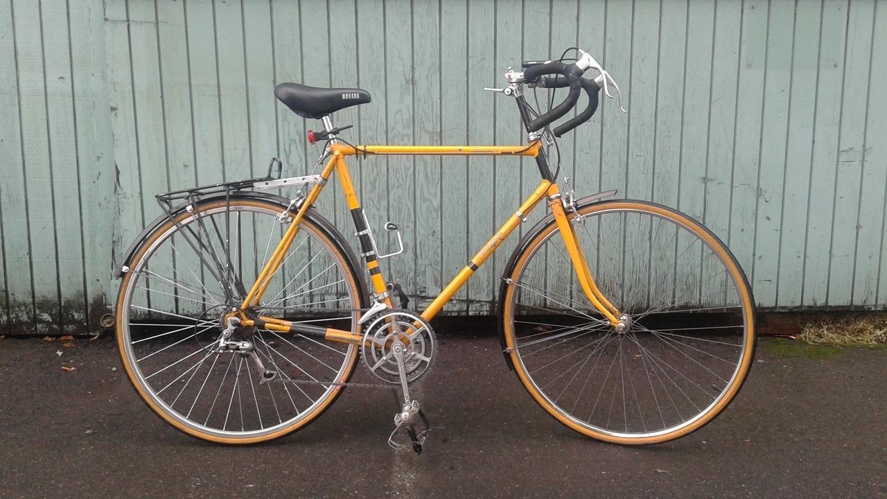 Raleigh Road Bike  Yellow or Gold