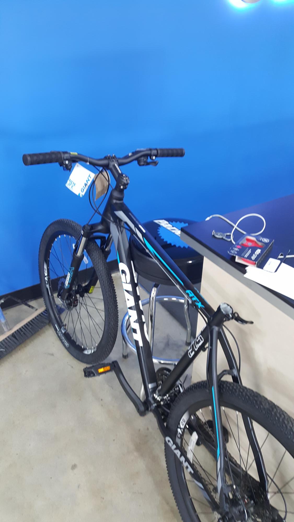 2017 Giant ATX Black