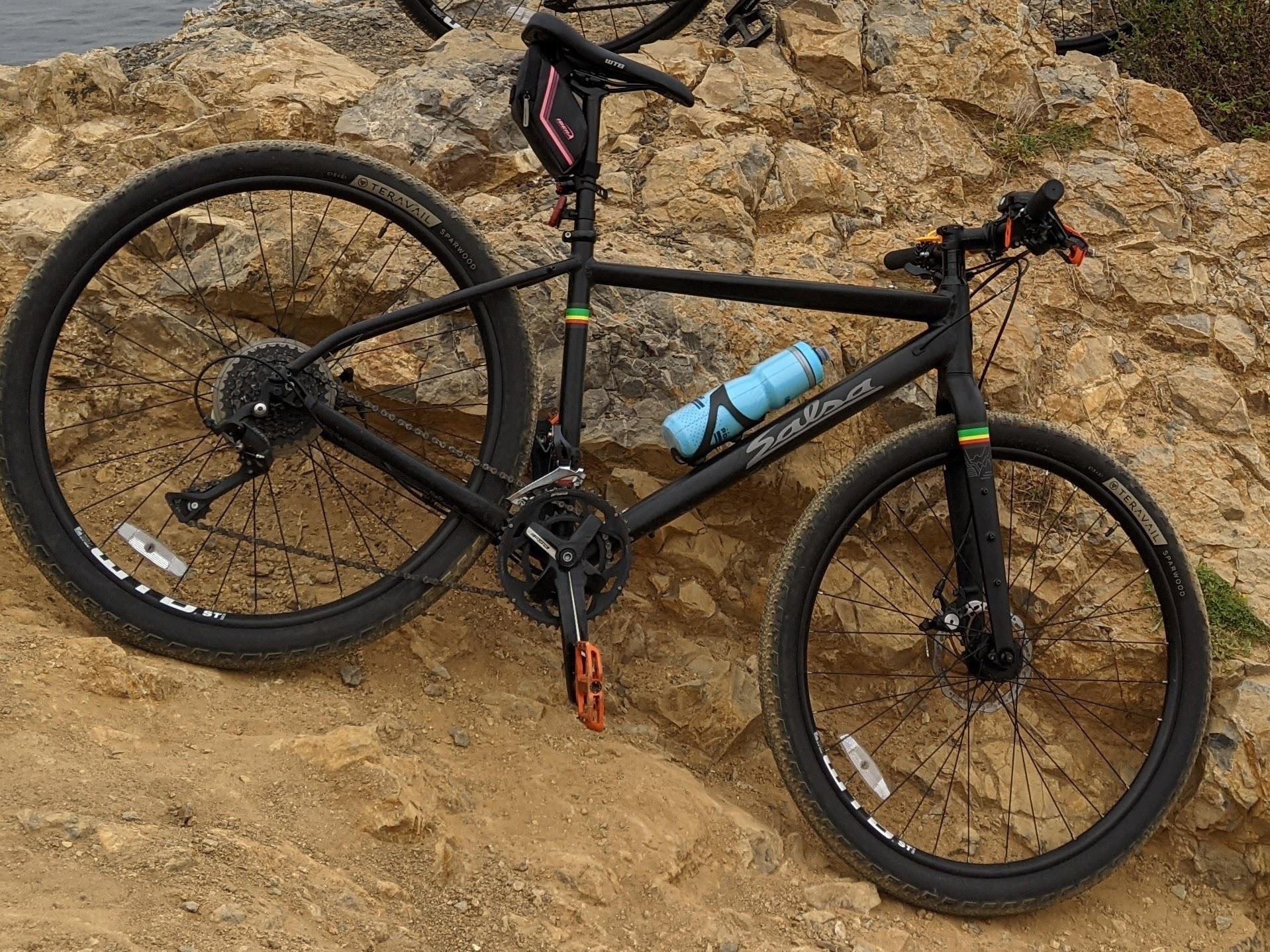 2019 Salsa Journeyman Flat Bar Sora 650 Black