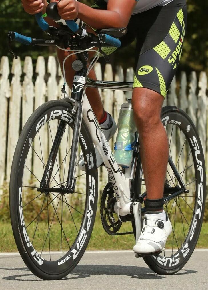 Felt B16 White and Black