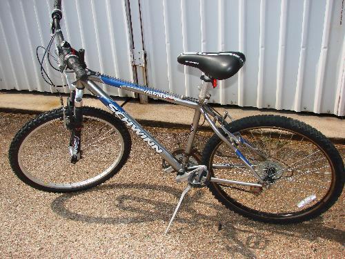 2003 Schwinn Ranger 2.6fs  Black