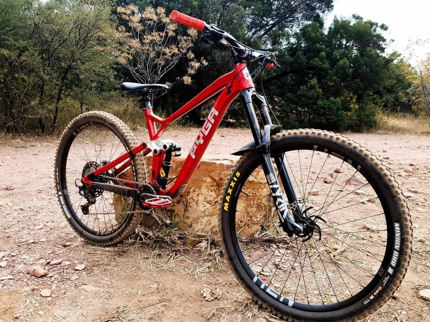 2022 Pyga Slakline Red