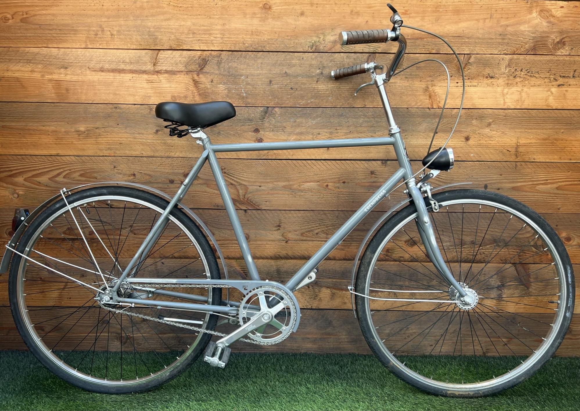 Erenpreiss Gustav Grey Silver, gray or bare metal