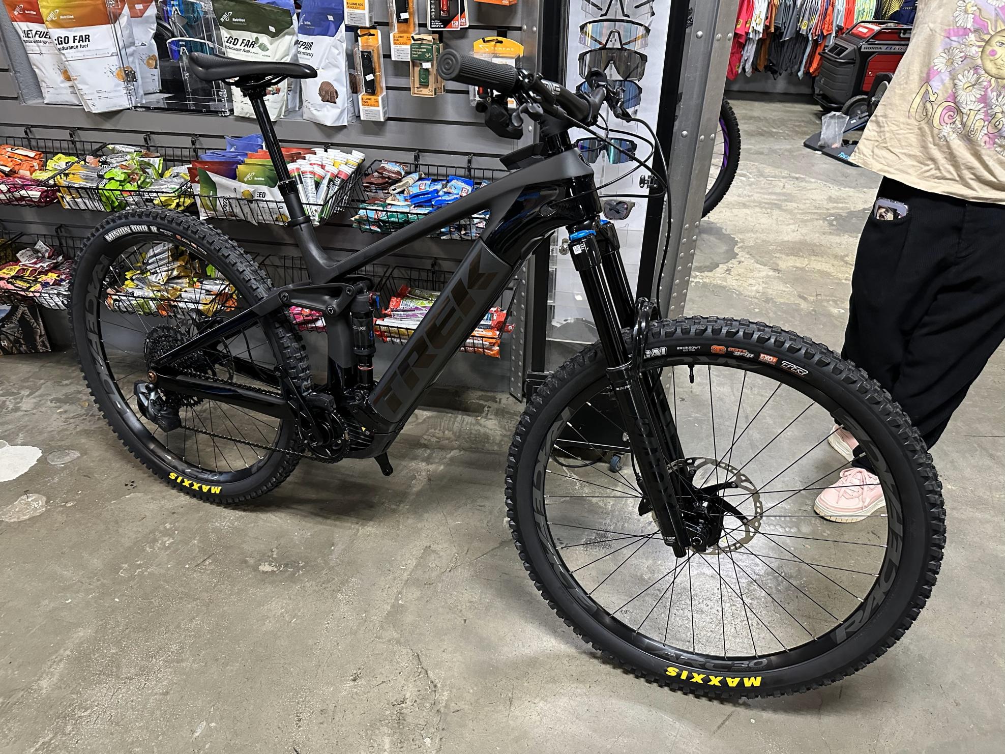2023 Trek Rail 9.8 Black