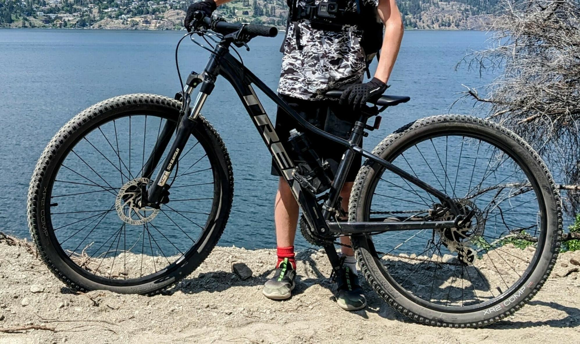 Trek Silver, gray or bare metal