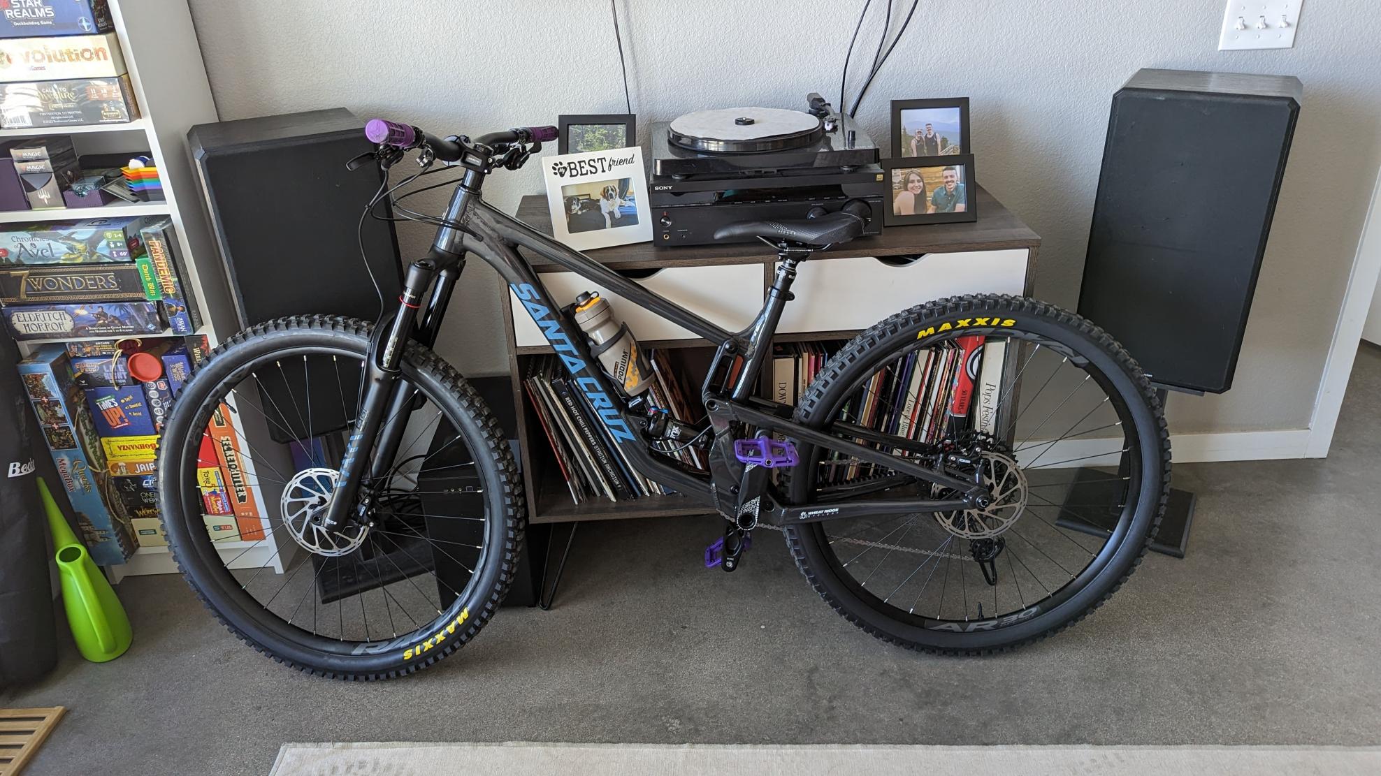 Santa Cruz Hightower Black and Blue