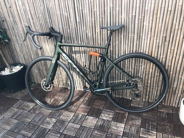 2022 SCOTT Speedster Road Green and Silver, gray or bare metal