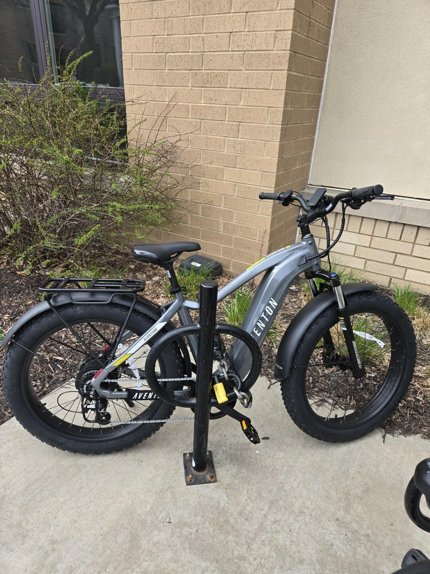 2024 Aventón Aventure.2 Silver, gray or bare metal