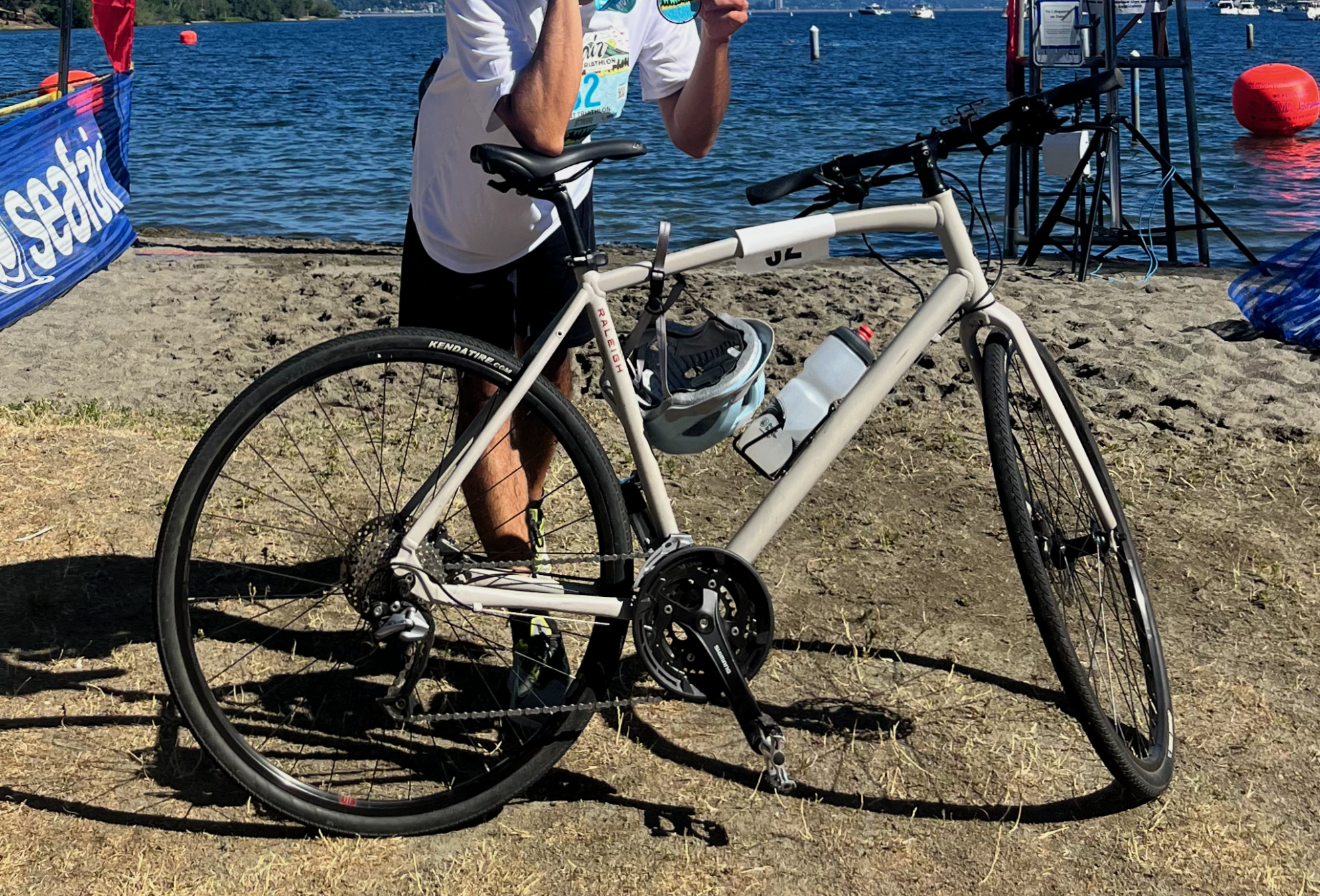 Raleigh Cadent 3 Silver, gray or bare metal and Black