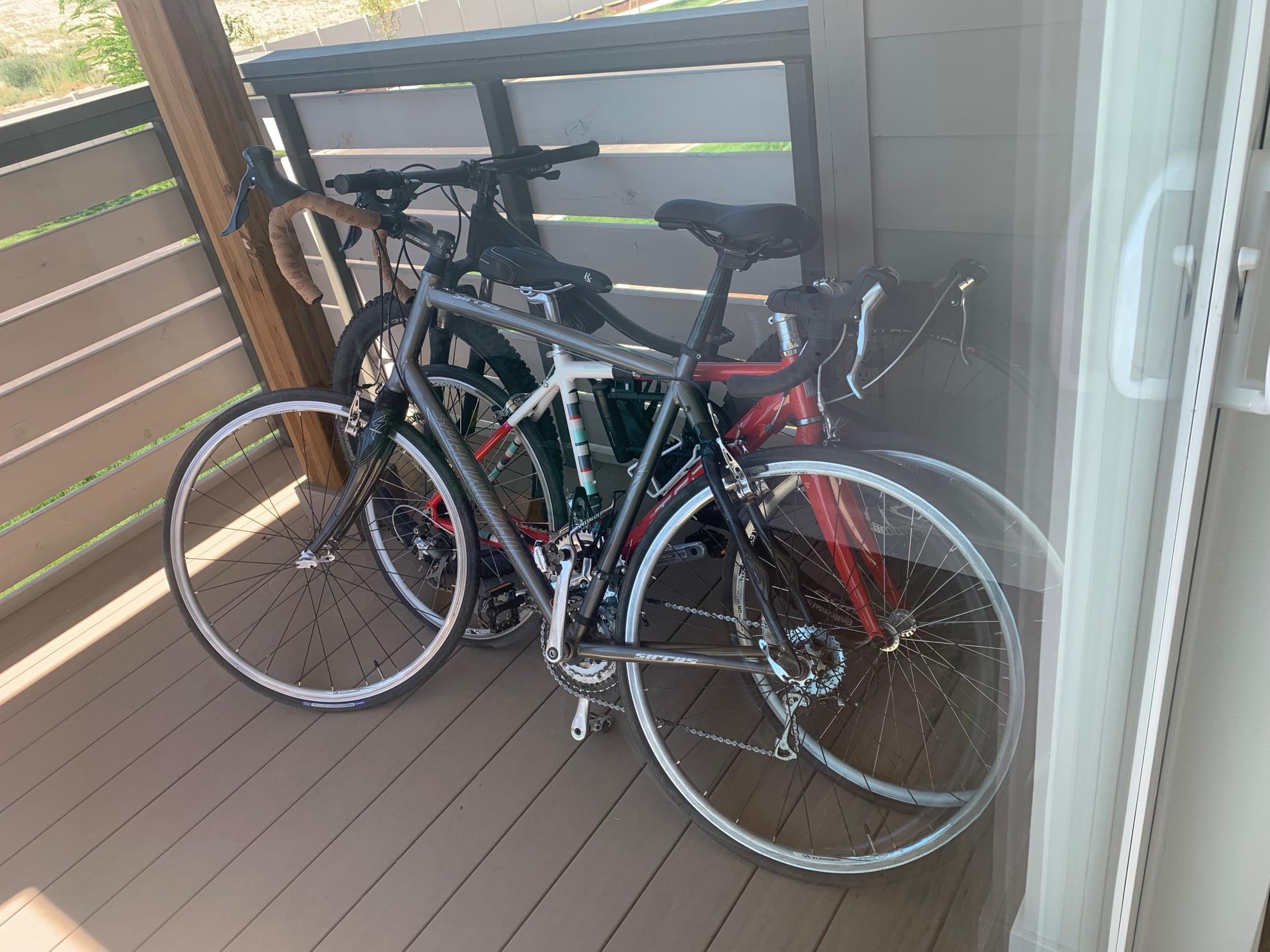 Specialized Sirrus Comp Silver, gray or bare metal