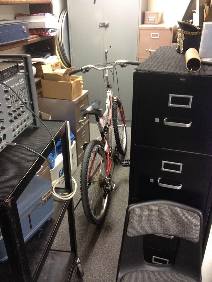 Mongoose mongoose Silver or Gray and Red