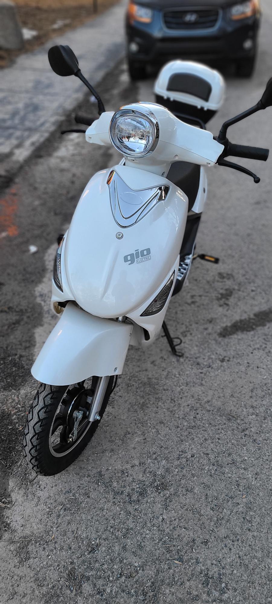 Gio Italia MK Volt 48 e-scooter White