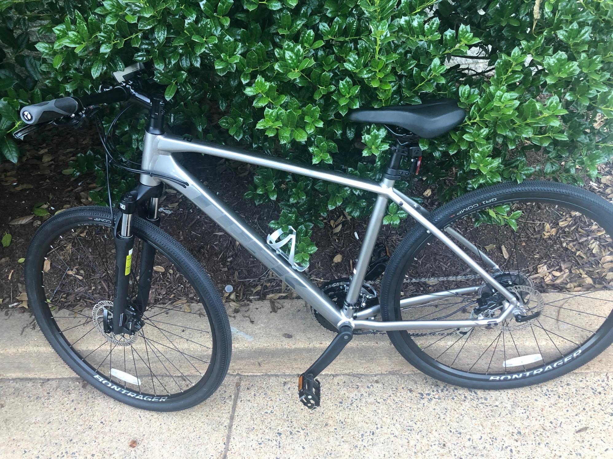 2021 Trek Dual Sport 2 L SL Silver, gray or bare metal and Black