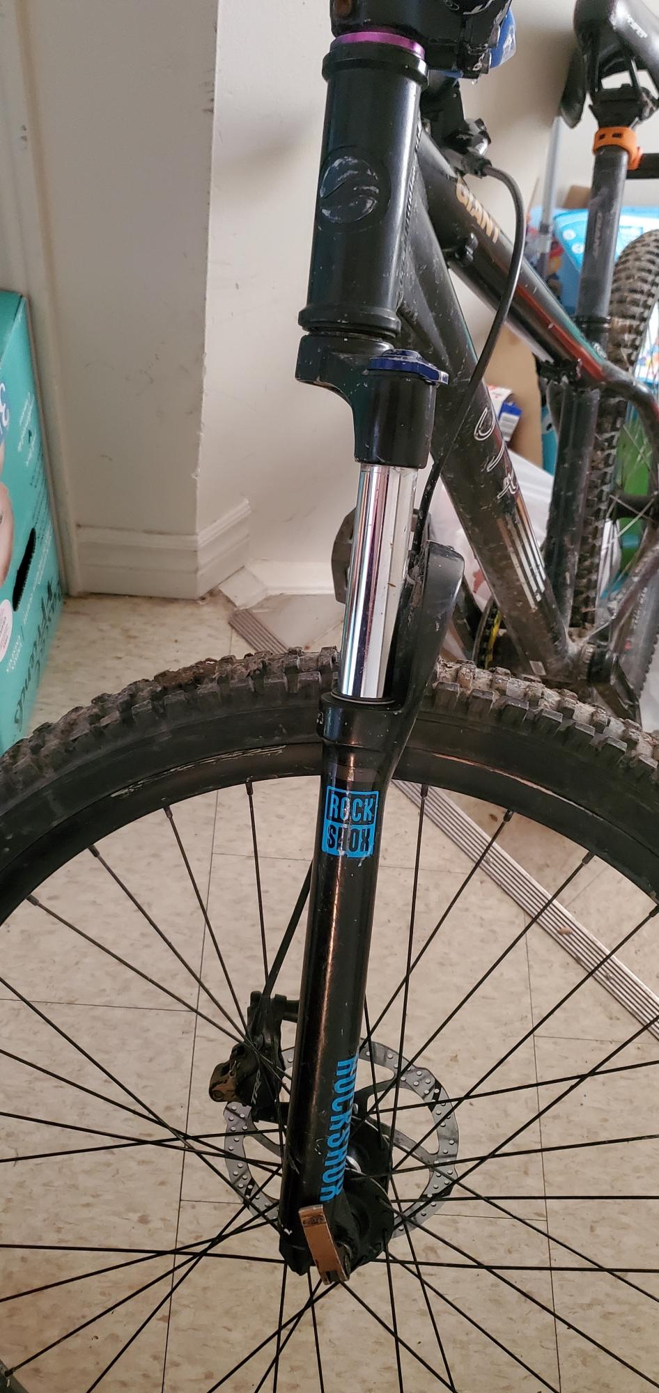 Giant STP Black and White