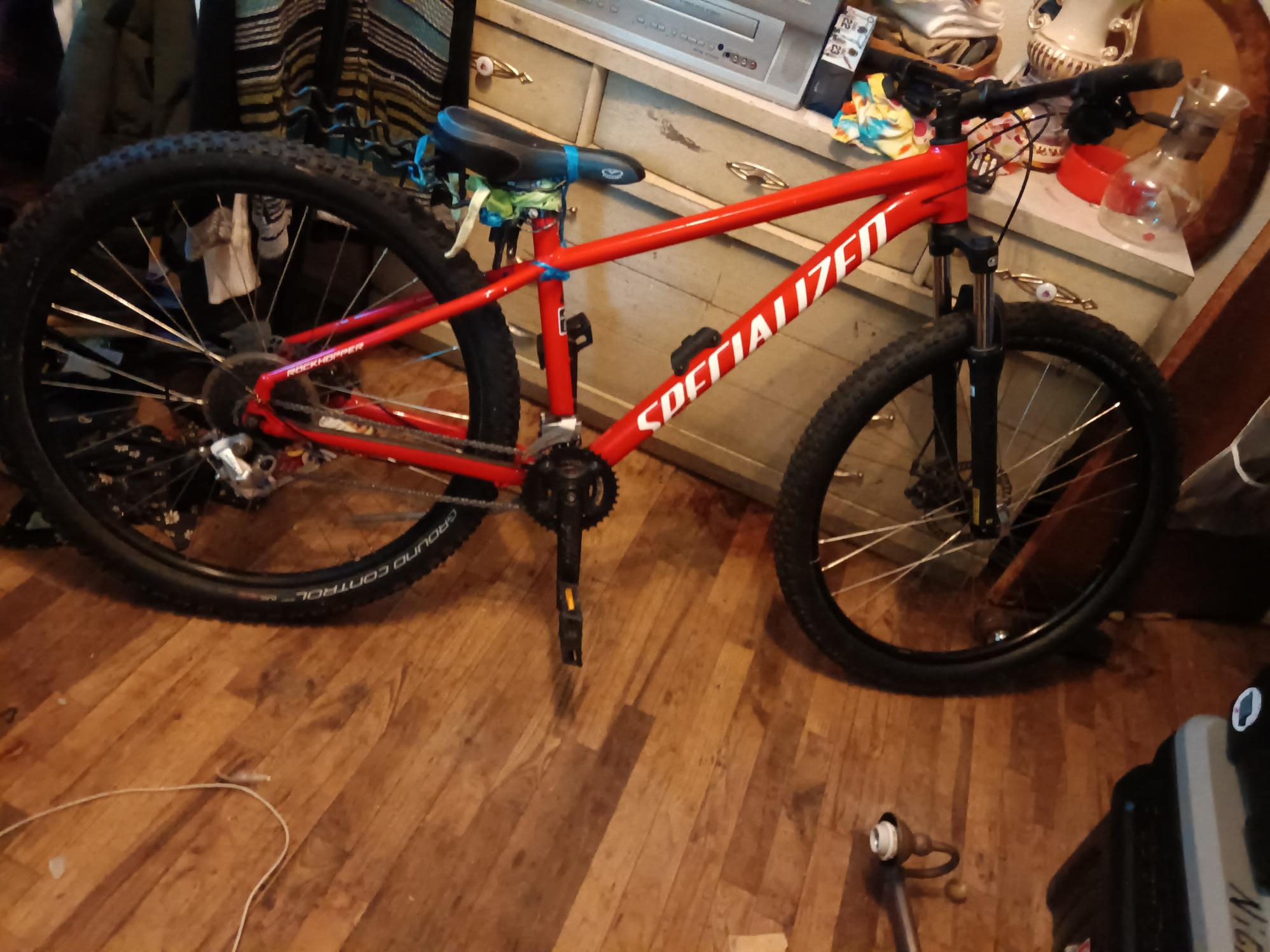 2023 Specialized Rockhopper Red