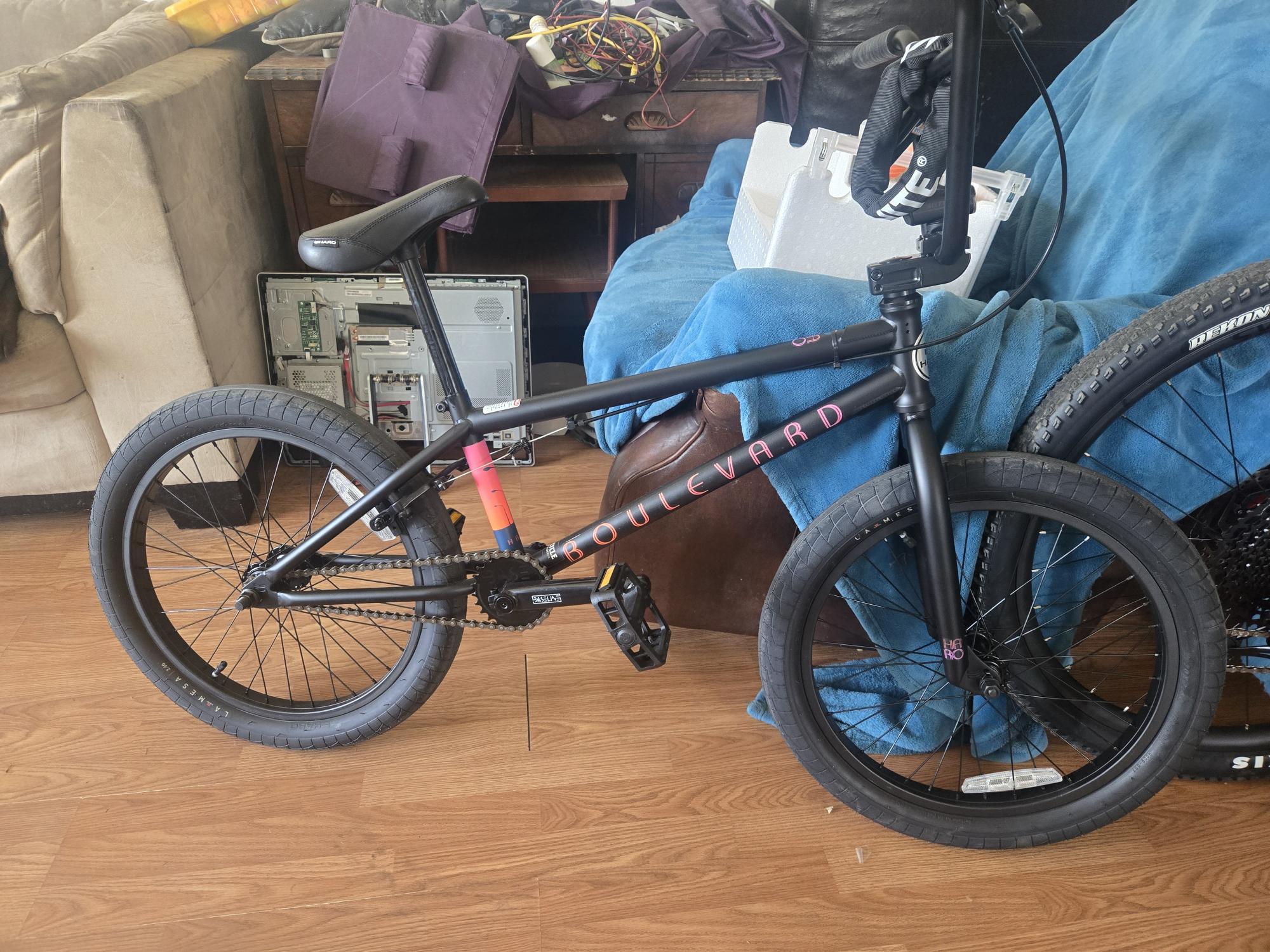 2025 Haro Boulevard 20.5T BLK Black