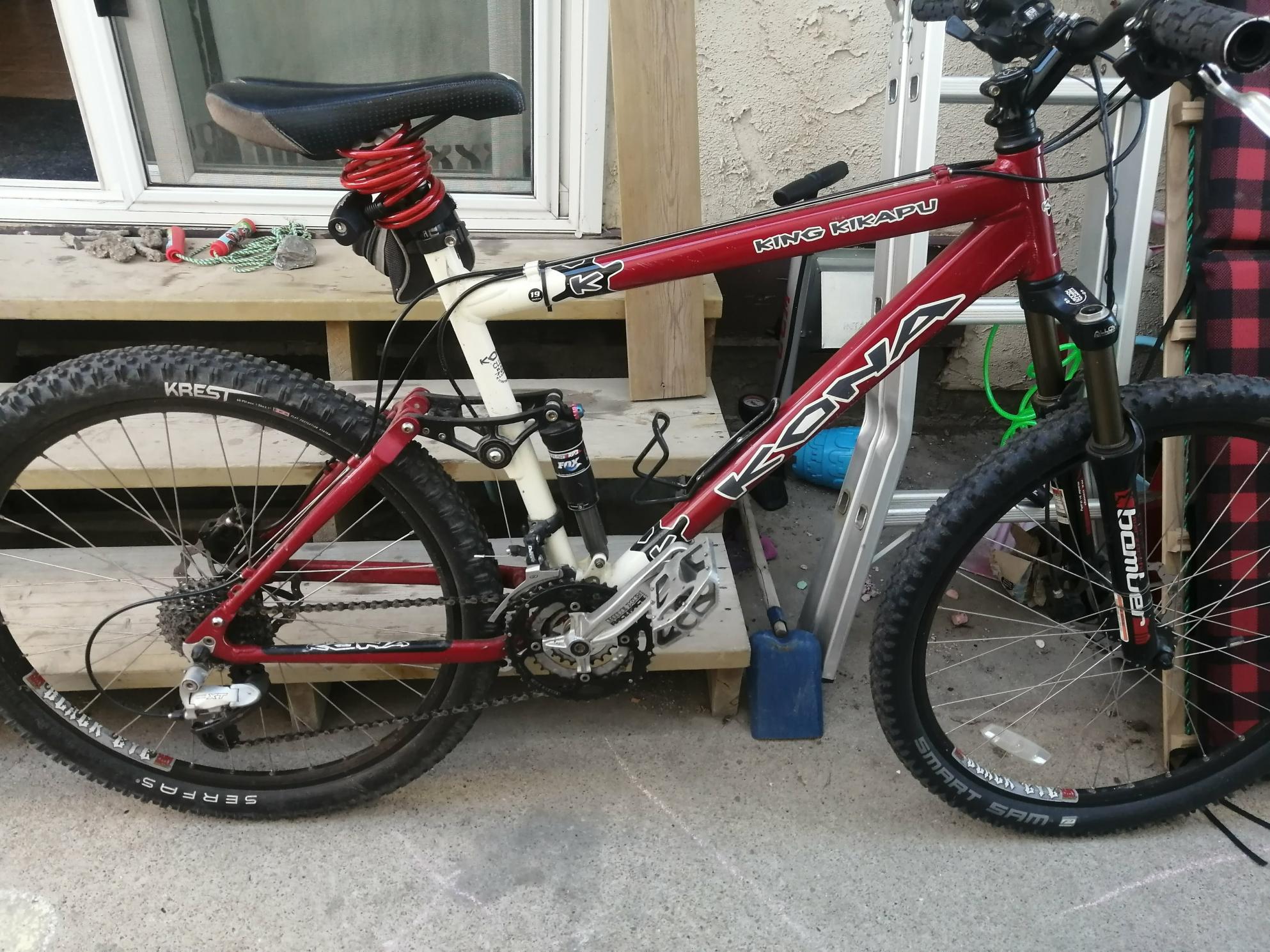 Kona King kikapu Red and White